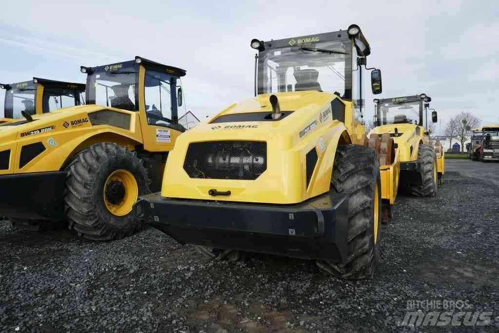 Bomag BW 213 PDH-5 Erdbauwalzen