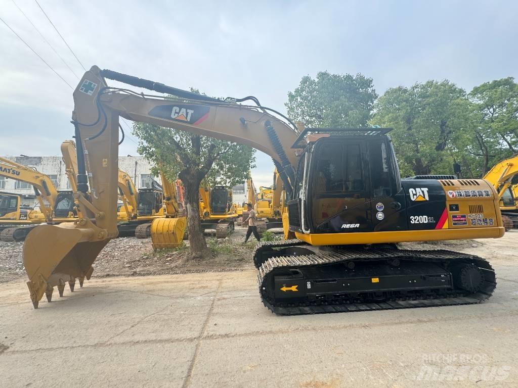 CAT 320 D2L Raupenbagger
