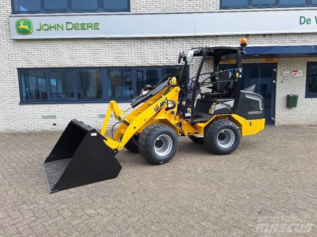 Giant G2700HD plus Minilader