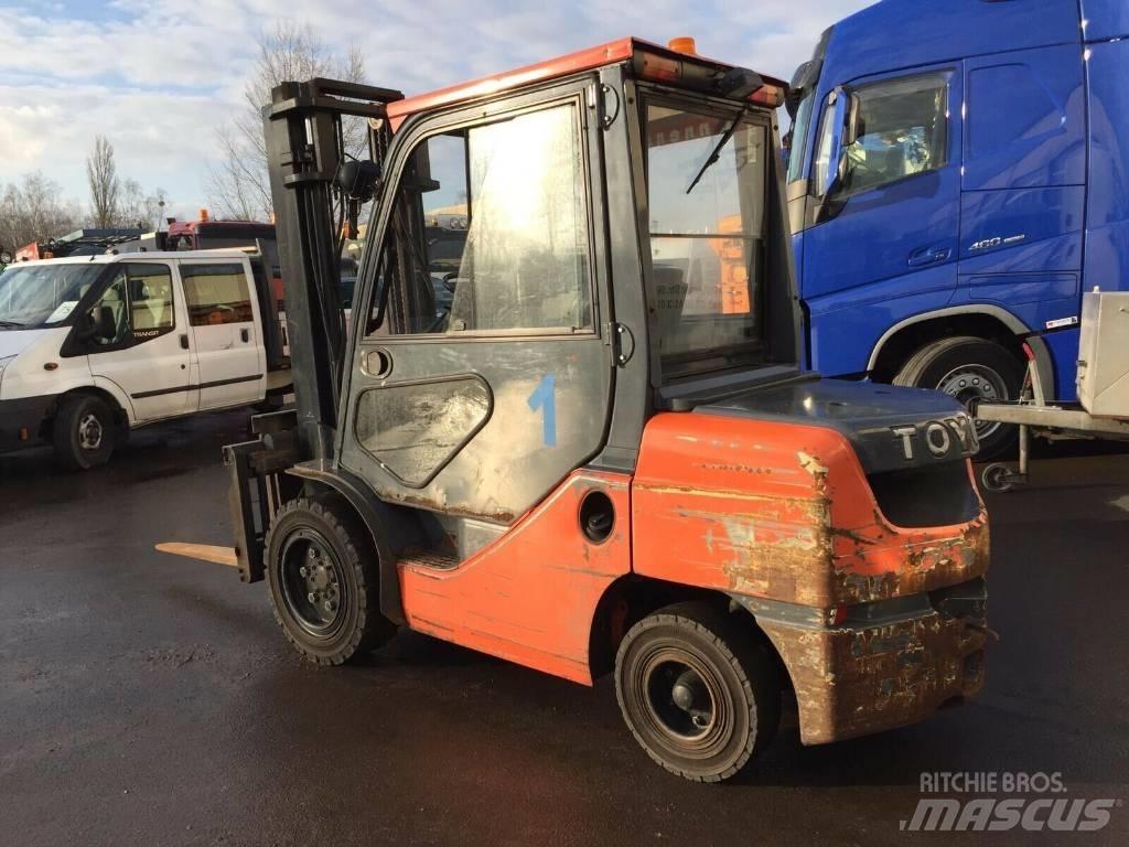 Toyota 02-8 FD JF 35 Dieselstapler
