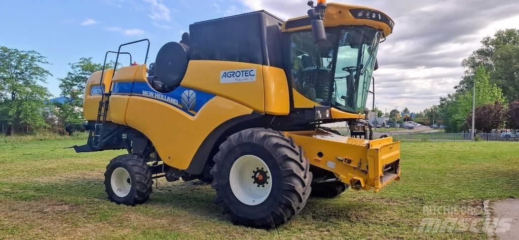 New Holland CX6.90 Mähdrescher
