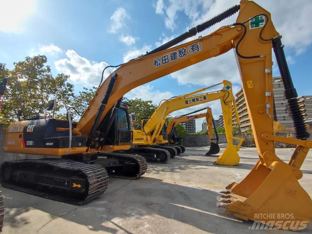 CAT 320D2 Midibagger  7t - 12t