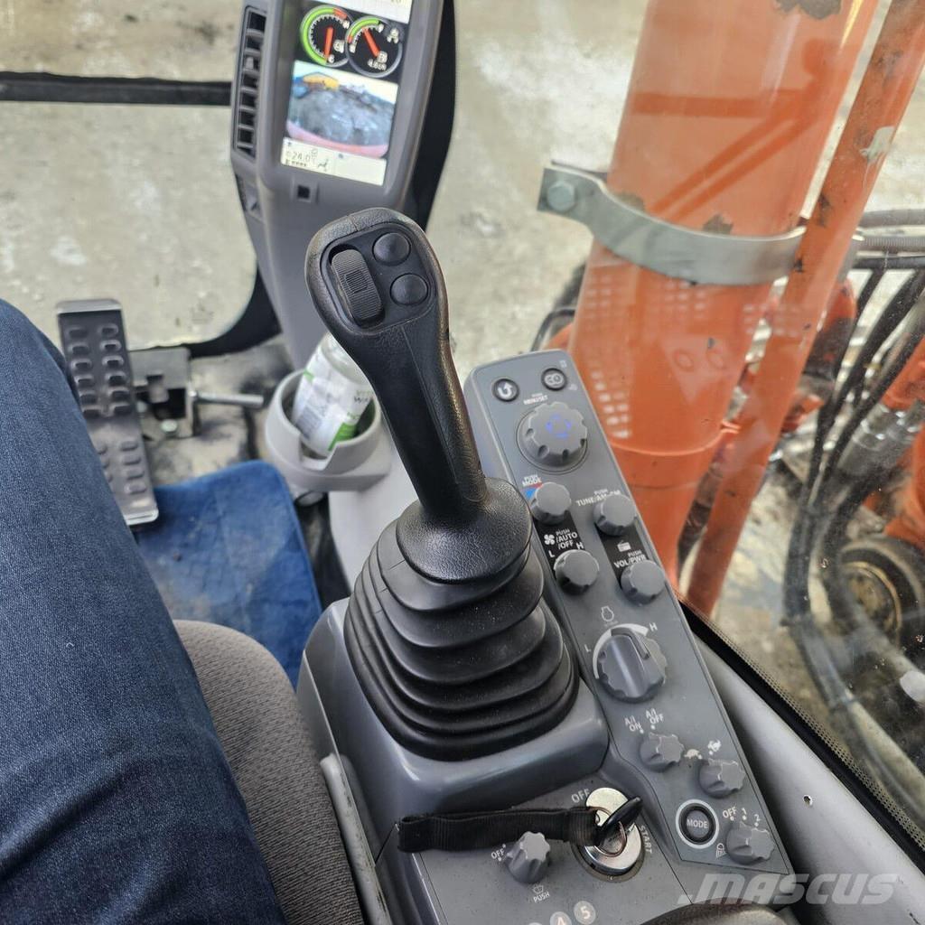 Hitachi ZX350LC-6 Raupenbagger