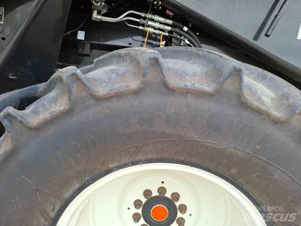 New Holland CX8.70 Mähdrescher