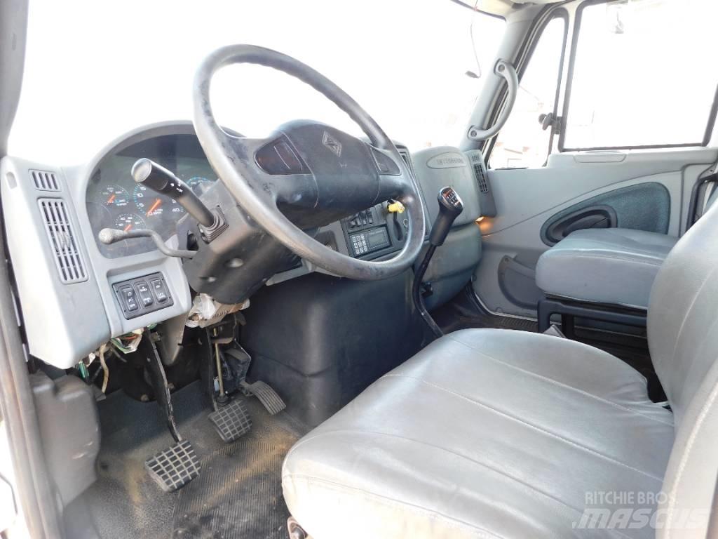 International 4400 Containerwagen