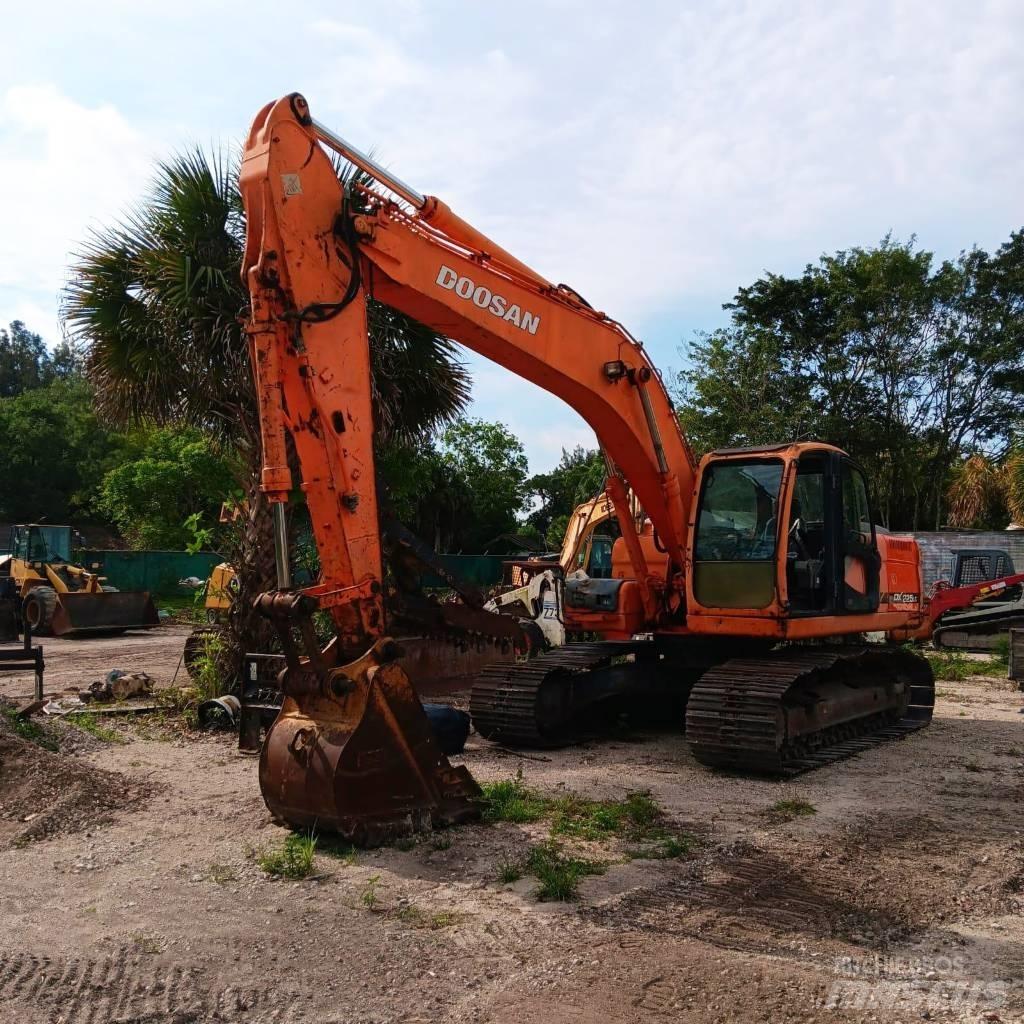 Doosan DX 225 LC Raupenbagger