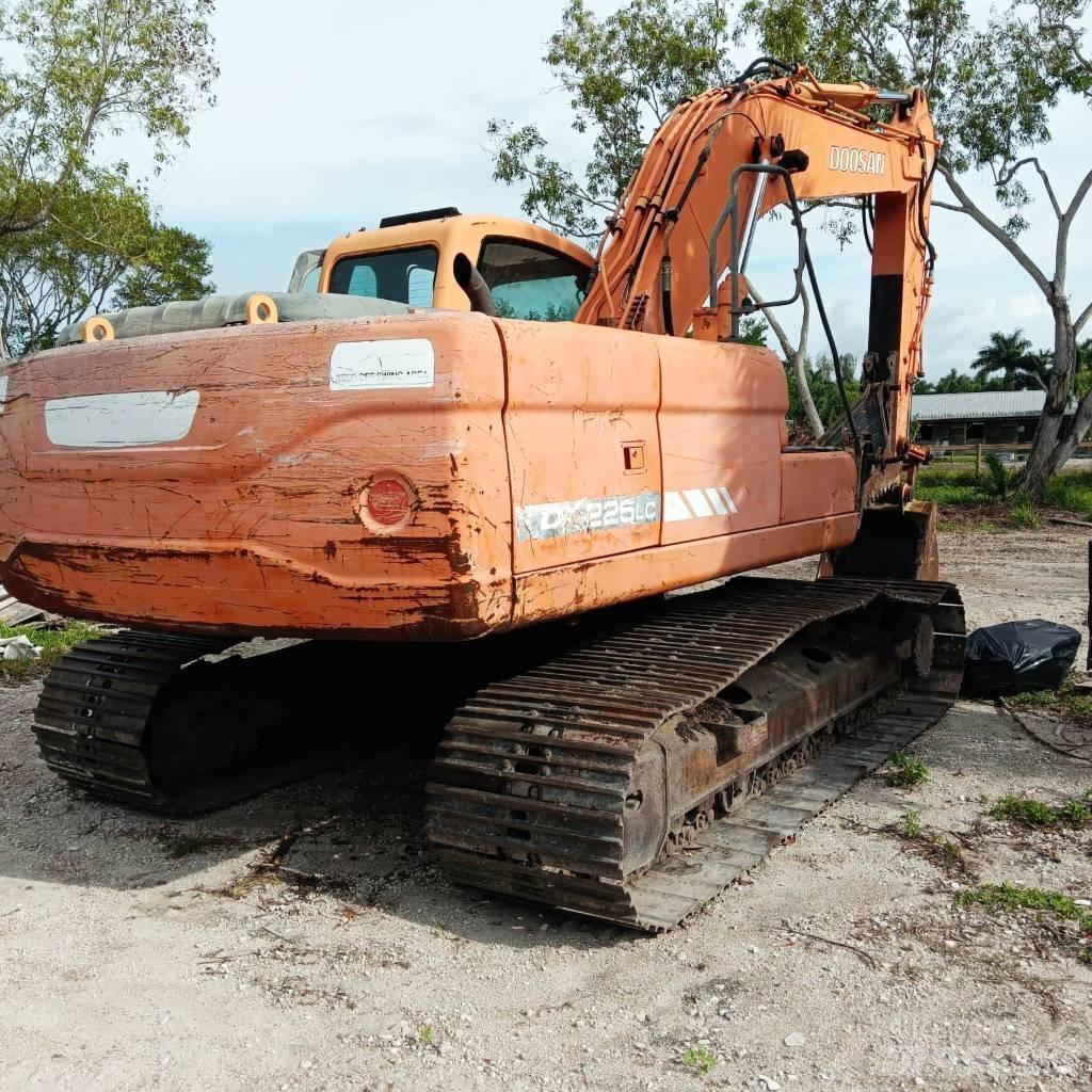 Doosan DX 225 LC Raupenbagger