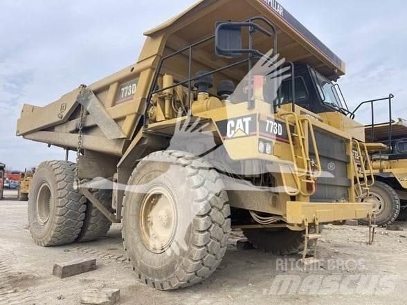 CAT 773D Dumper - Knickgelenk