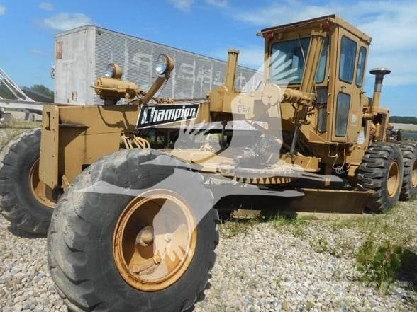 Champion D565T Grader