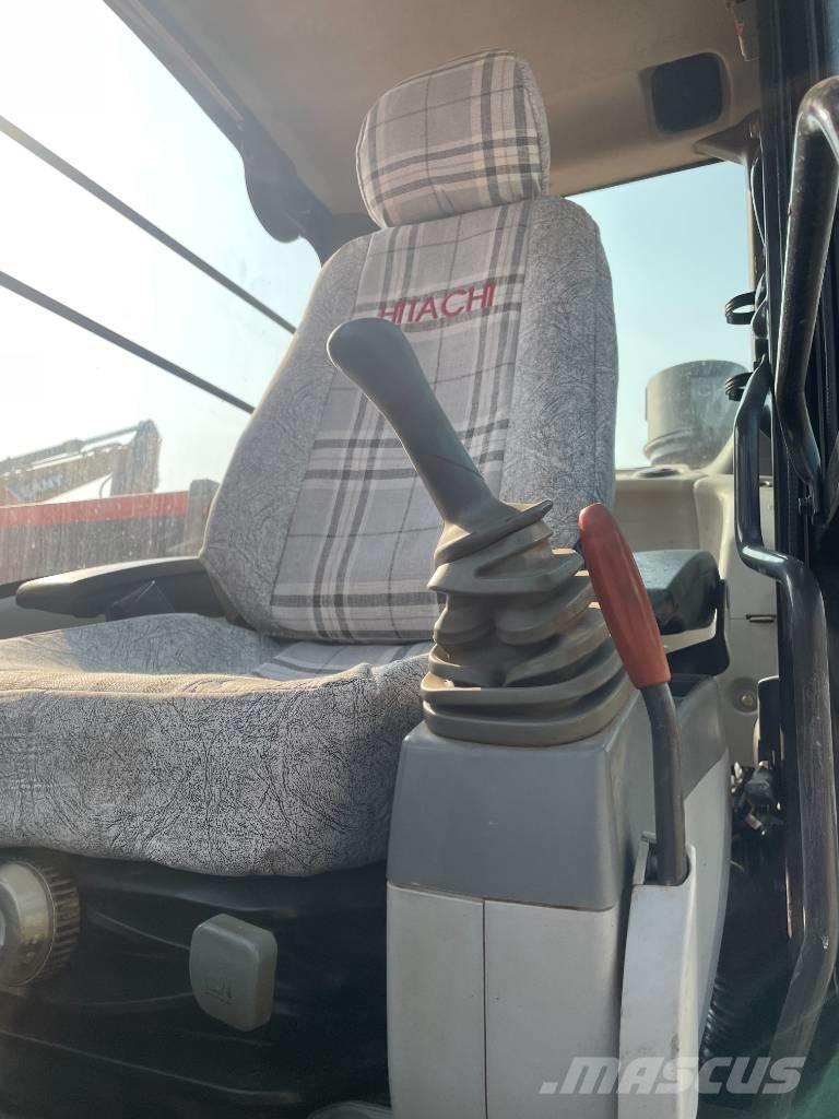 Hitachi ZX 130 Raupenbagger