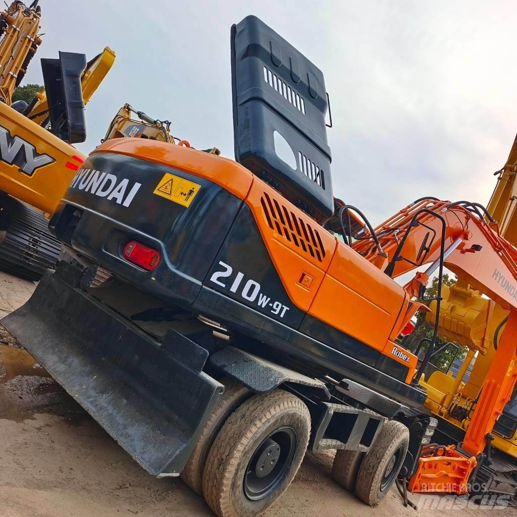 Hyundai 210W-9 Mobilbagger
