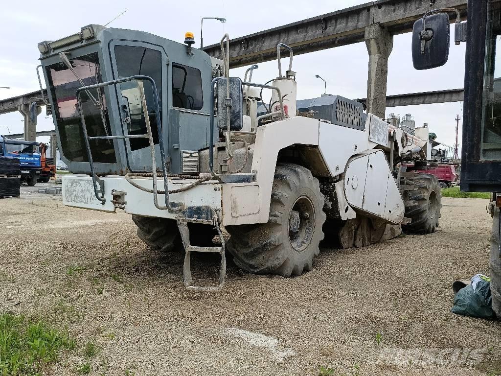 Wirtgen WR 2400 Asphalt-Recycler