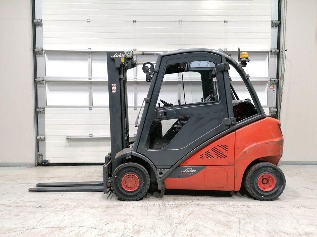 Linde H25T-02 Gasstapler
