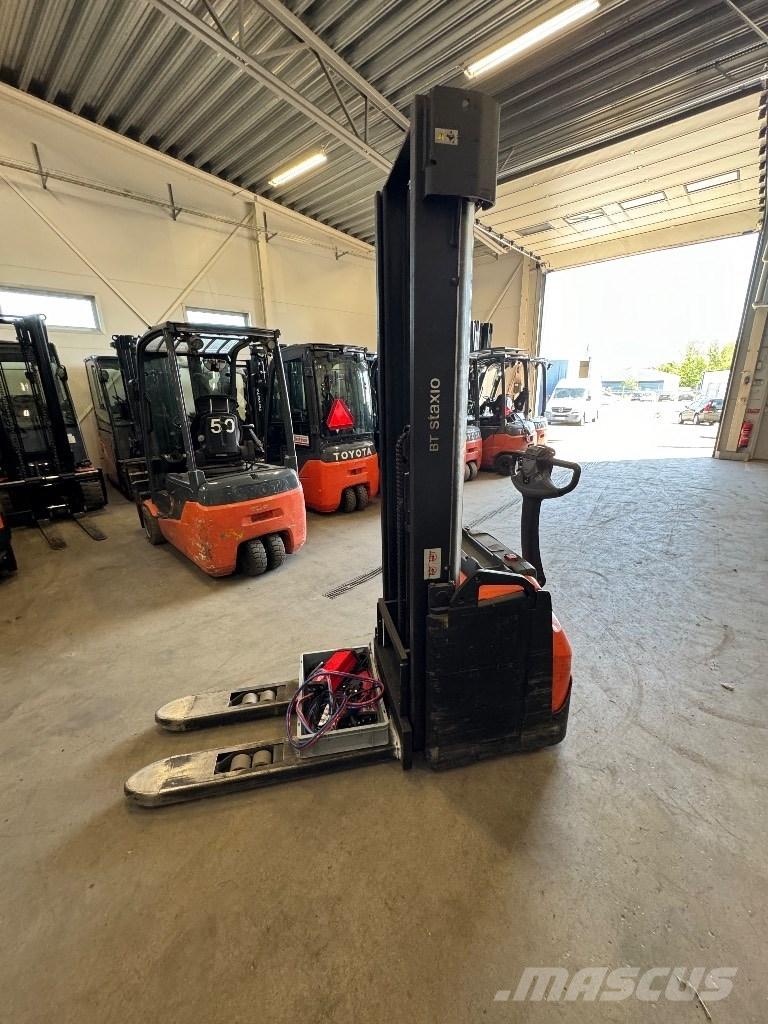 Toyota SWE160 Deichselstapler