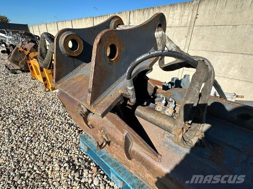 Hitachi ZX170-5B Tieflöffel