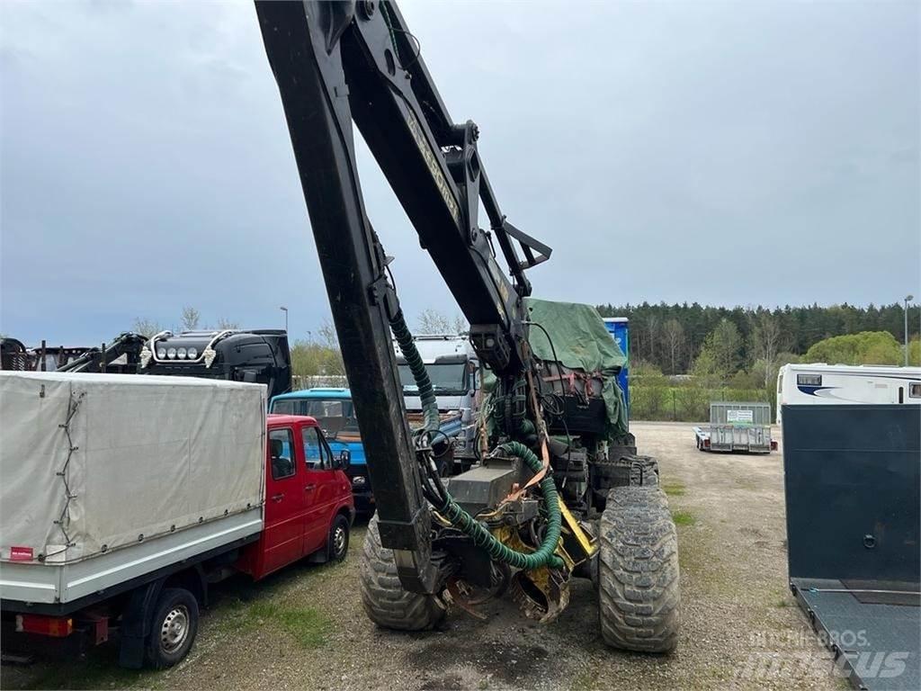 John Deere 1270G Harvester