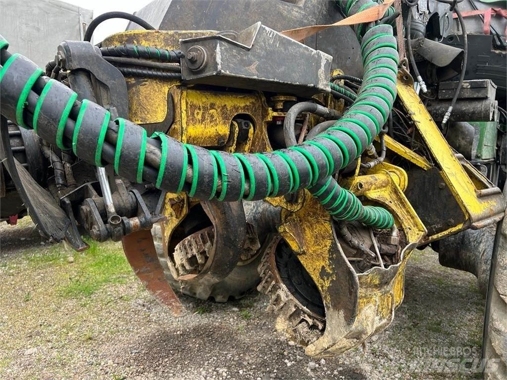 John Deere 1270G Harvester
