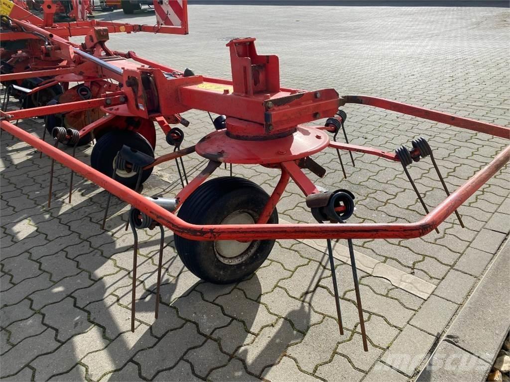 Kuhn GF 8702 Kreiselheuer/-wender