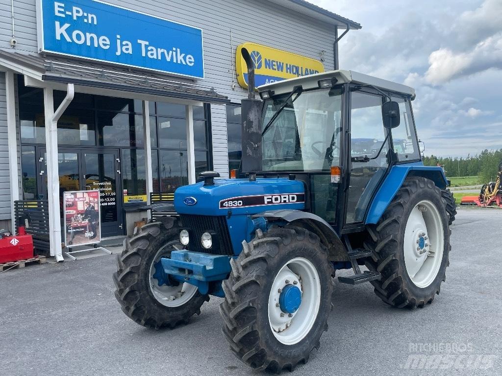 Ford 4830 Traktoren