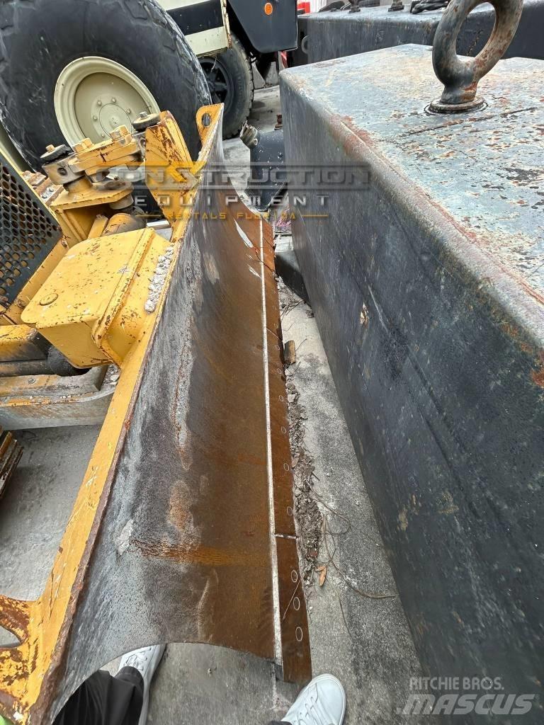 CAT D 3 C III Bulldozer