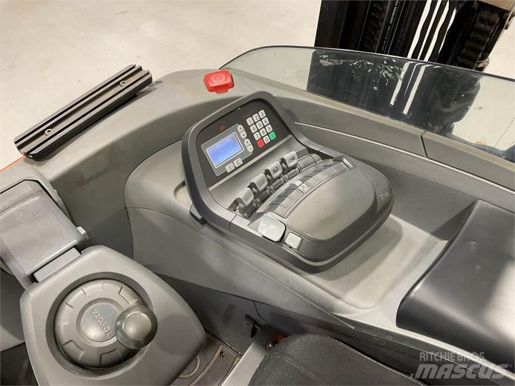 BT RRE 14 Schubmaststapler