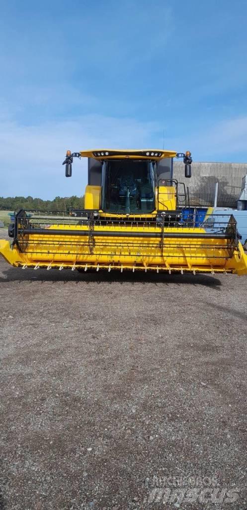 New Holland CX 5.80 Mähdrescher