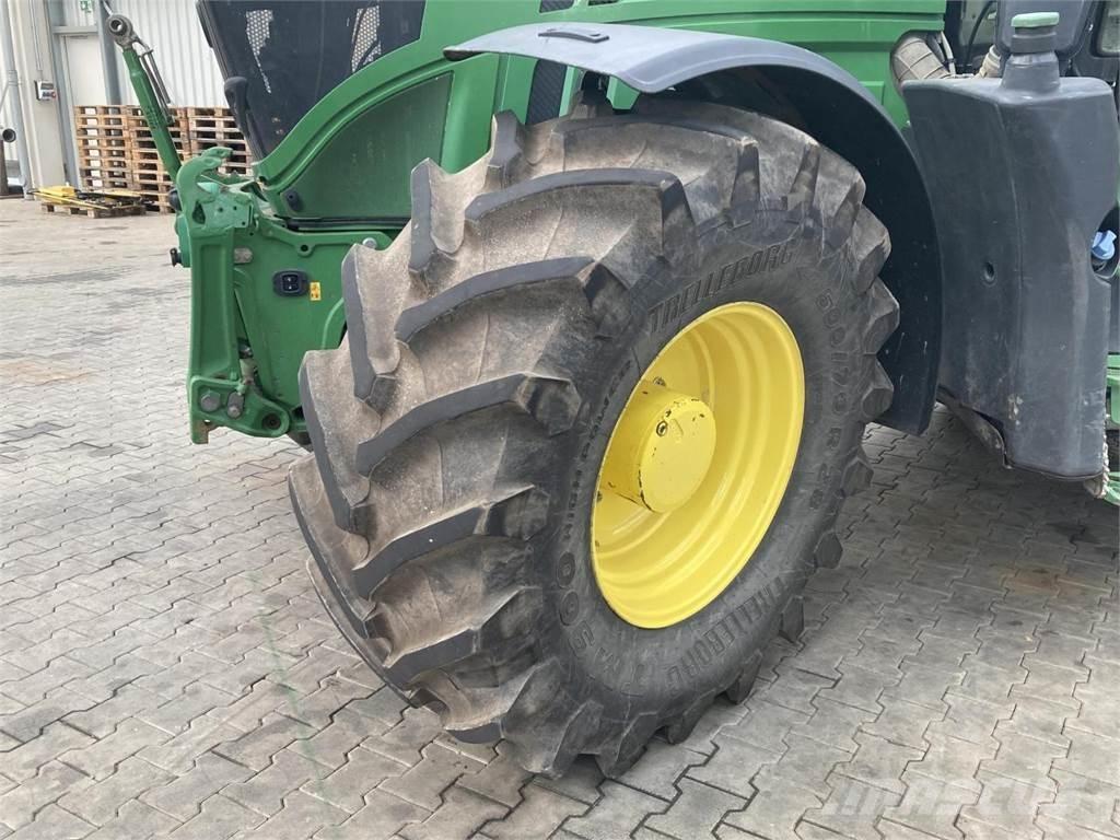 John Deere 6250R Traktoren
