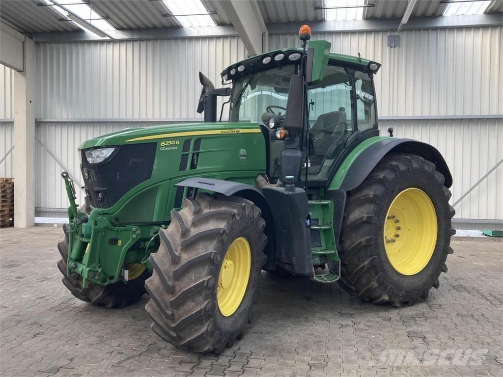 John Deere 6250R Traktoren