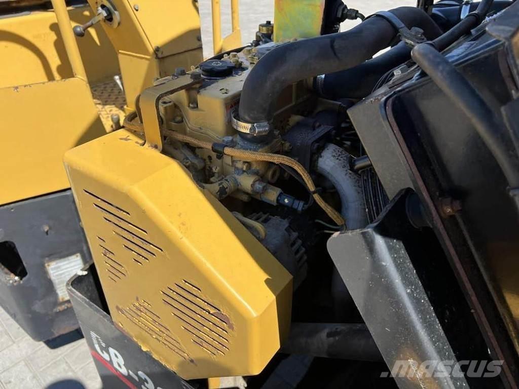CAT CB 334E Tandemwalzen