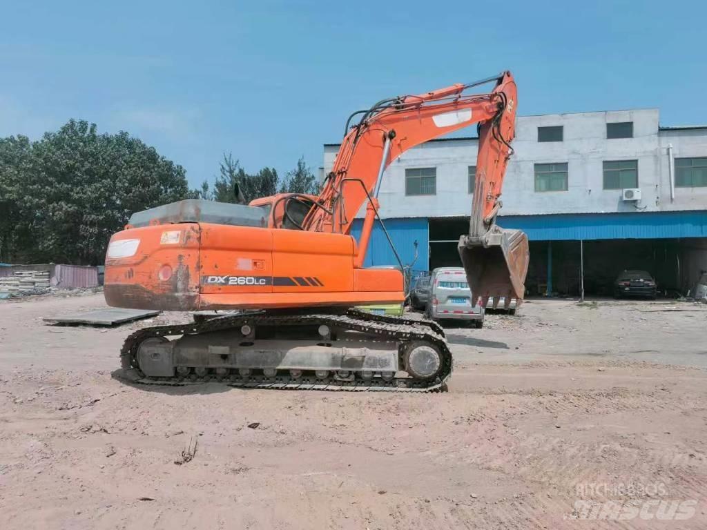 Doosan DX260 Raupenbagger