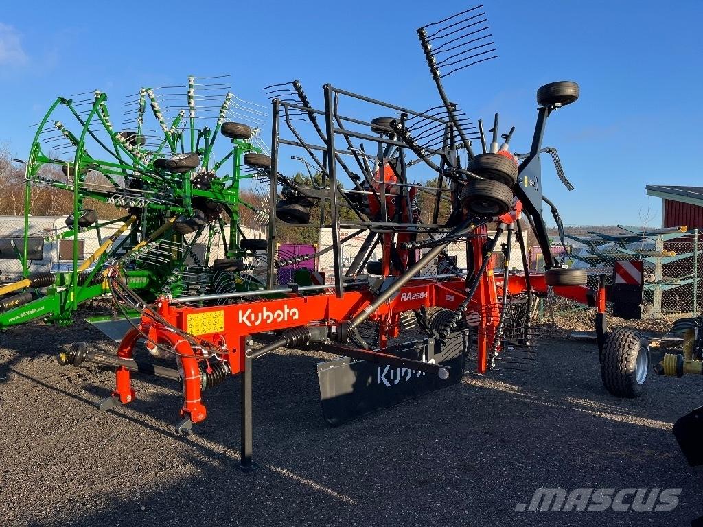Kubota RA2584 Schwader