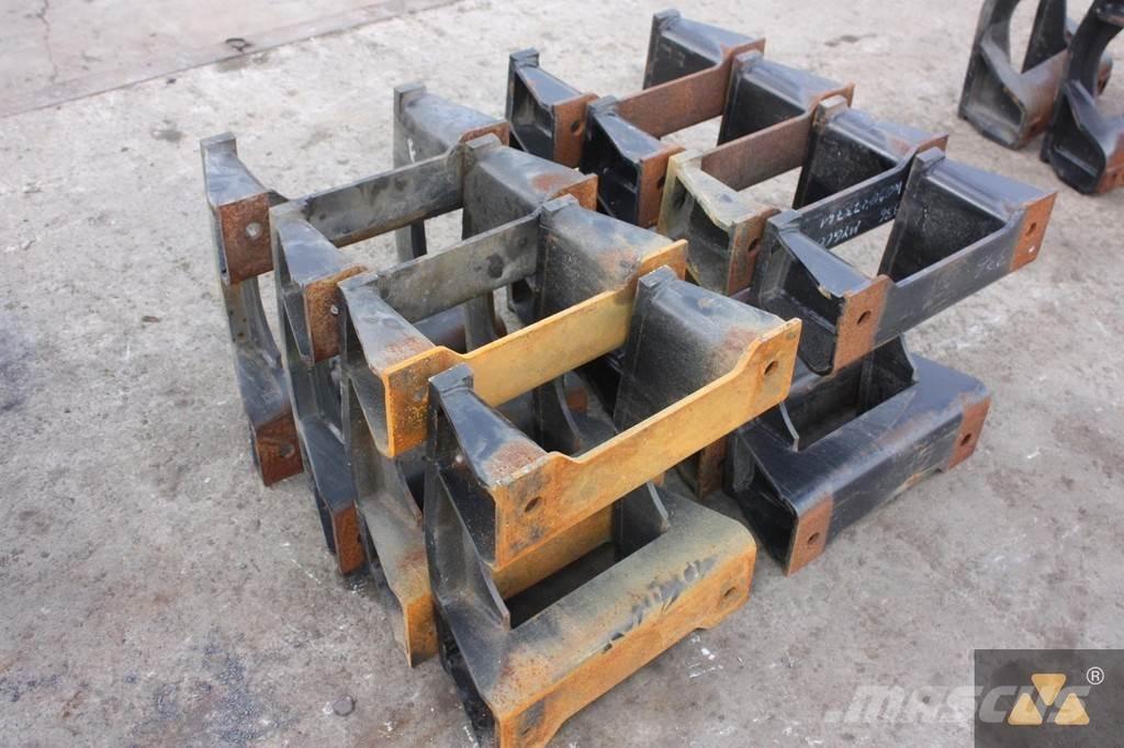 CAT Trackguards Chassis