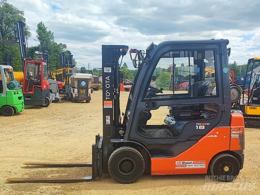 Toyota 02-8FGF18 Gasstapler