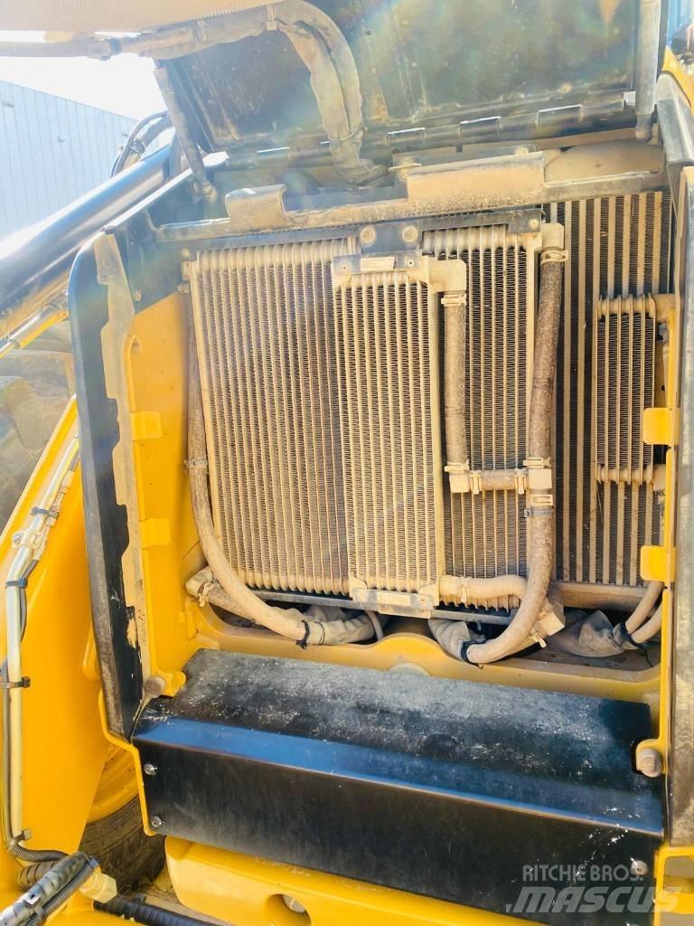 CAT 444  4x4 Baggerlader