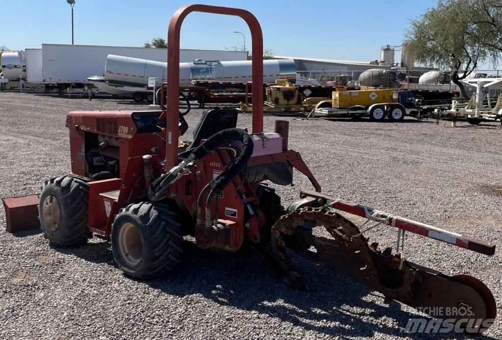 Ditch Witch 3700 DD Grabenfräse