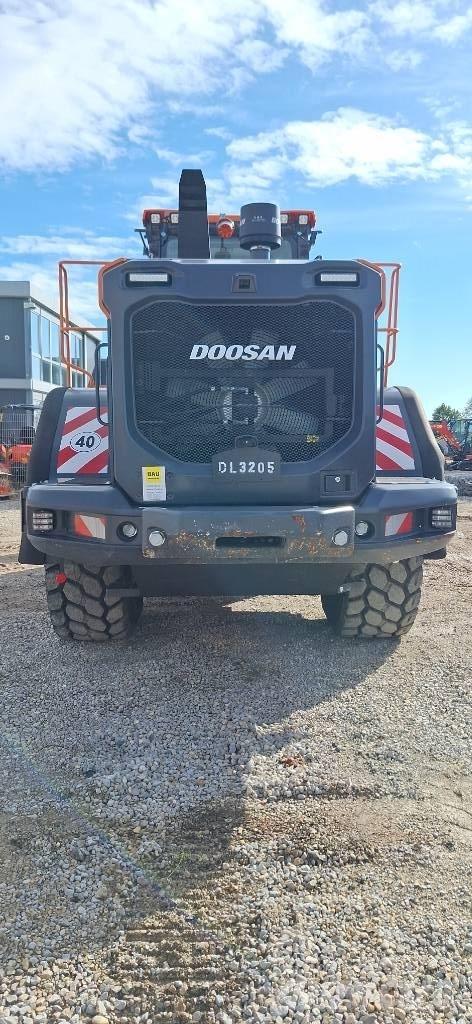 Doosan DL 320-7 Radlader