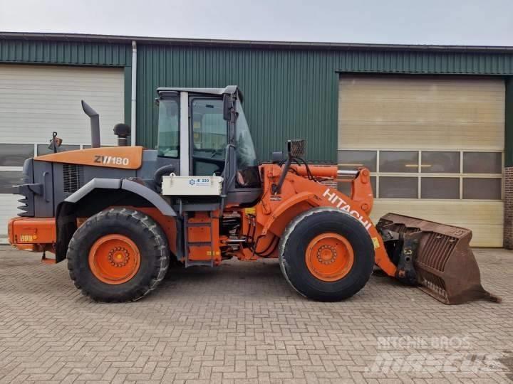 Hitachi ZW 180 Radlader