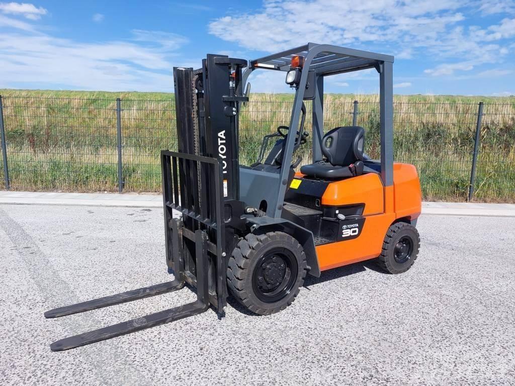 Toyota FDZN30 Dieselstapler