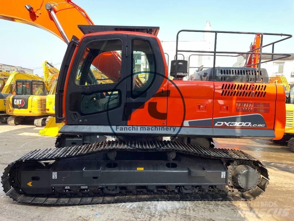 Doosan DX300 Raupenbagger