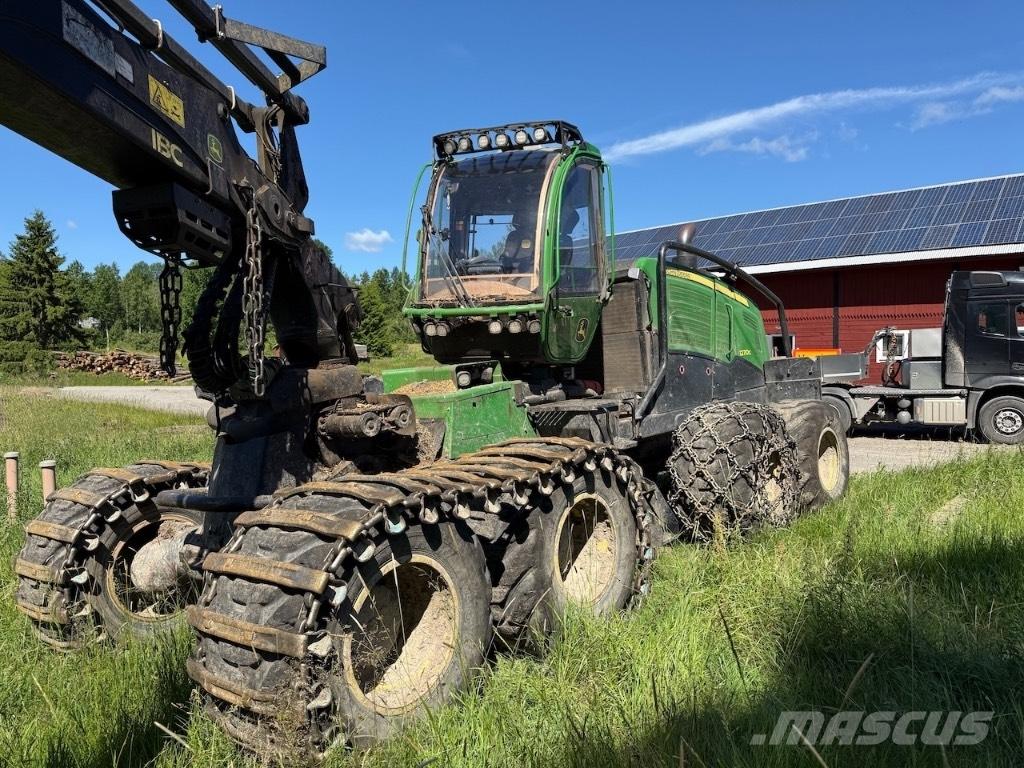 John Deere 1270 G Harvester