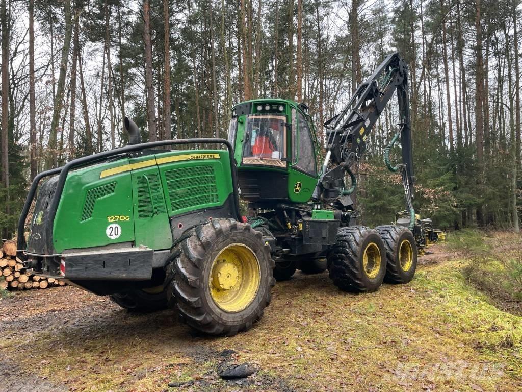 John Deere 1270 G Harvester