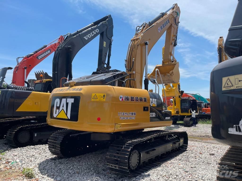 CAT 323D2 Raupenbagger