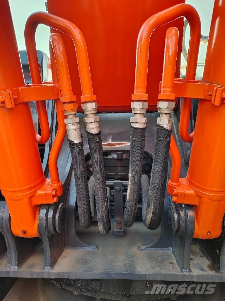 Hitachi ZX 210 Raupenbagger