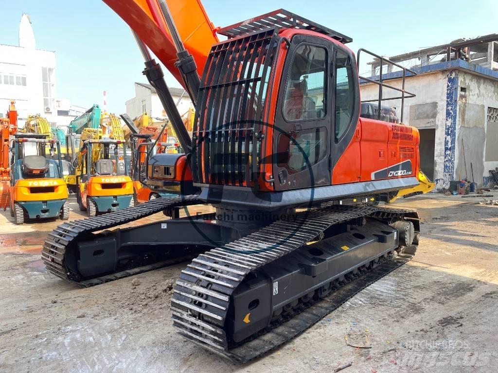 Doosan DX 300 Raupenbagger