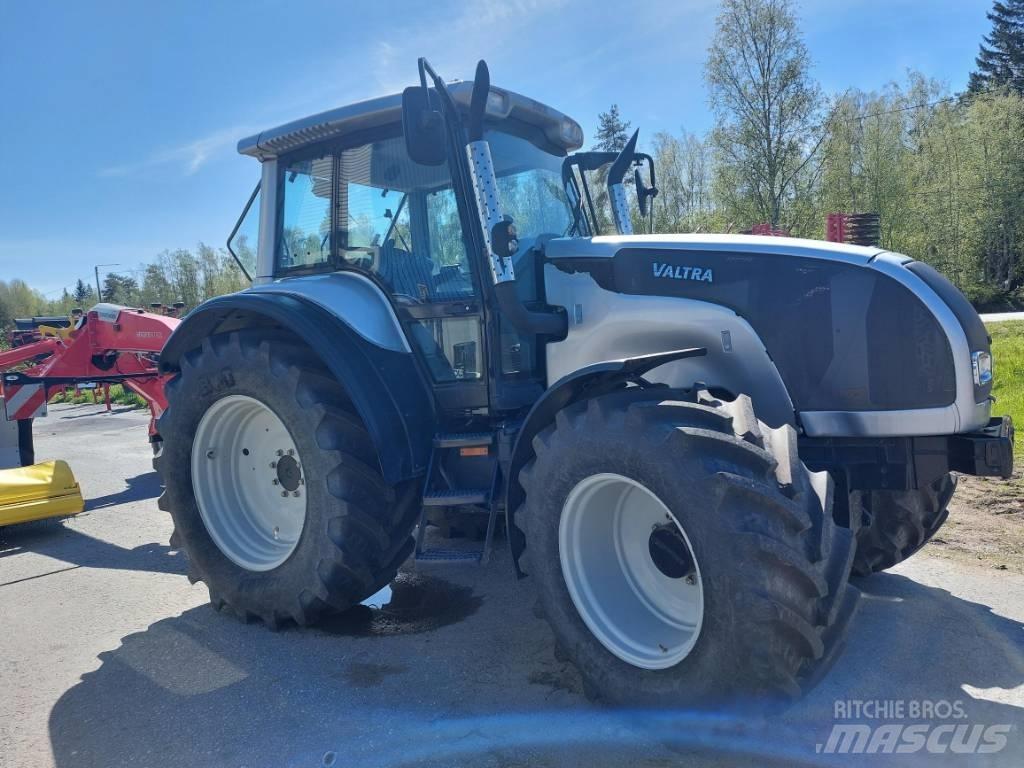 Valtra M 120 E Traktoren