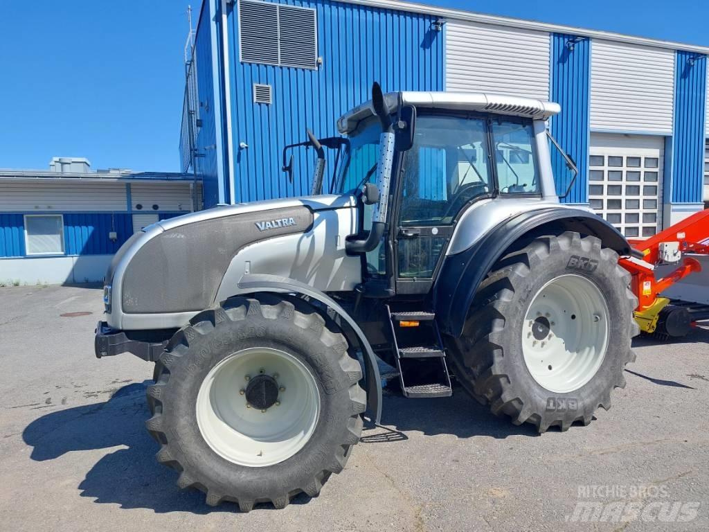 Valtra M 120 E Traktoren