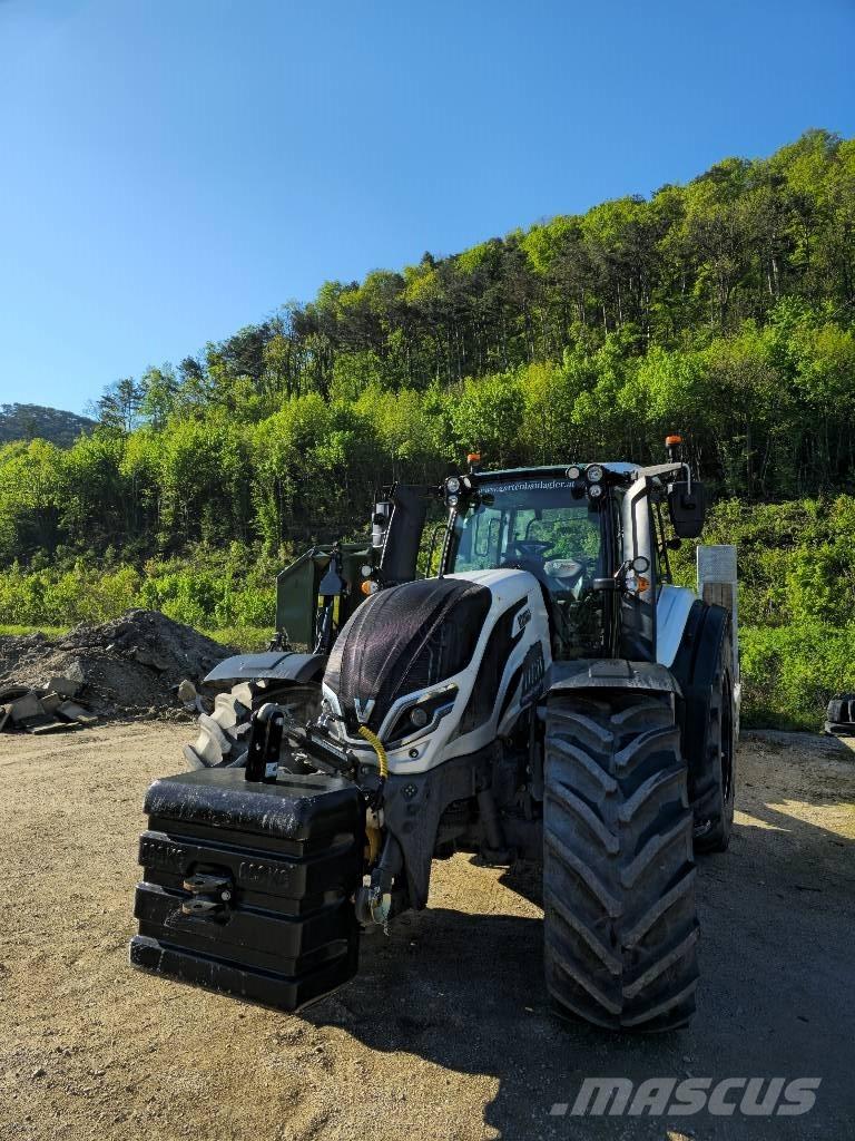 Valtra T 235 Traktoren