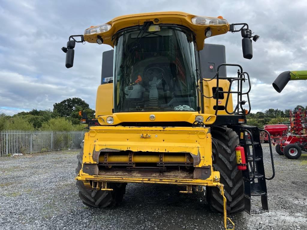 New Holland CX 8070 Mähdrescher