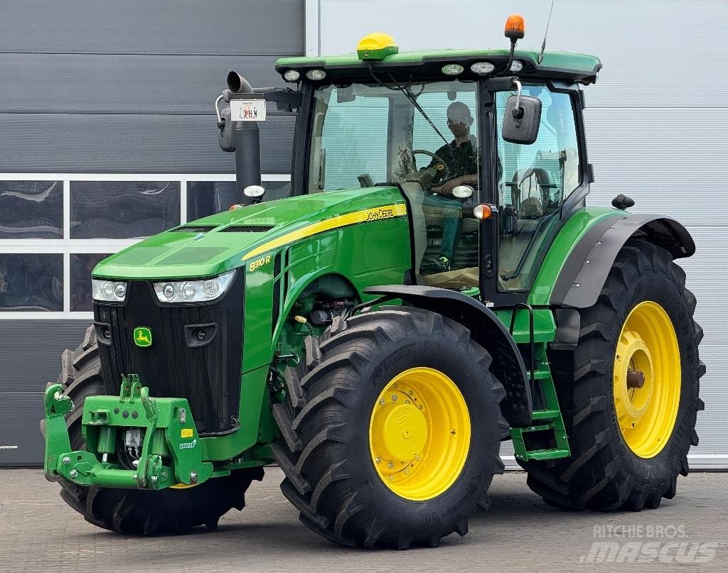 John Deere 8310 R Traktoren