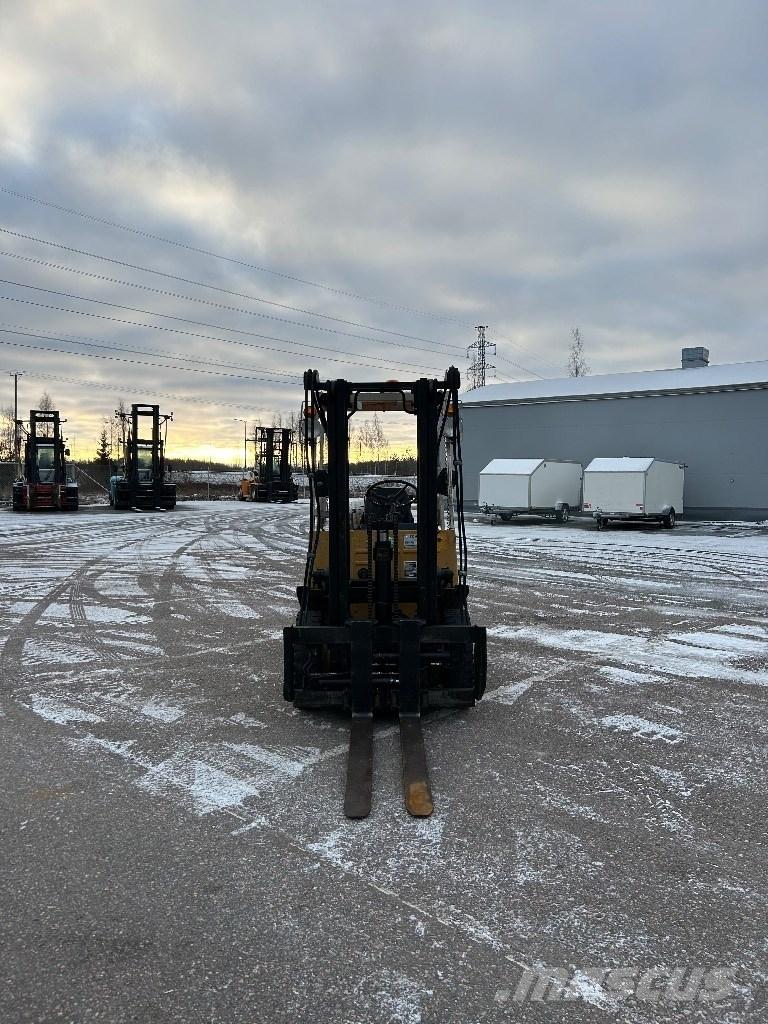 TCM FG 25 N2 Gasstapler